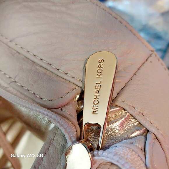 Michael Kors Beige Leather Tote Bag With Gold Metallic Interior & MK Charm - Picture 7 of 11